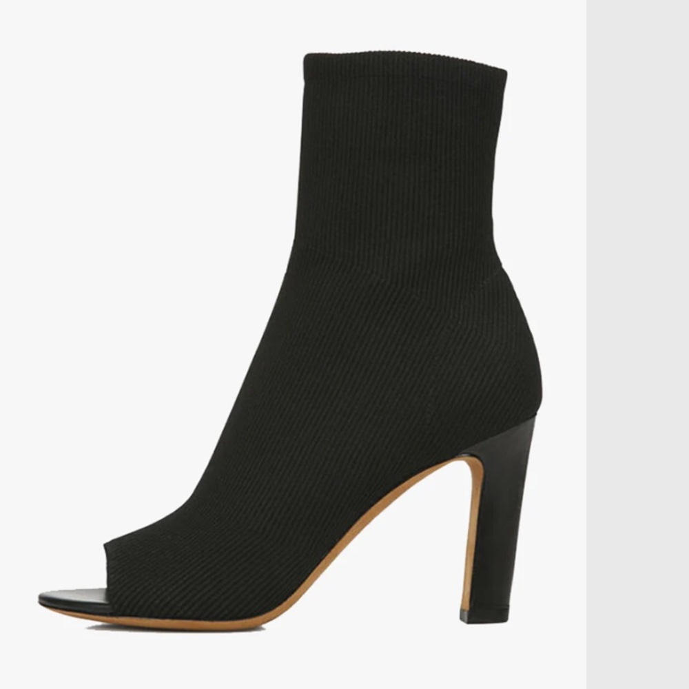 VINCE EZRA 11 open toe bootie 7 $265
